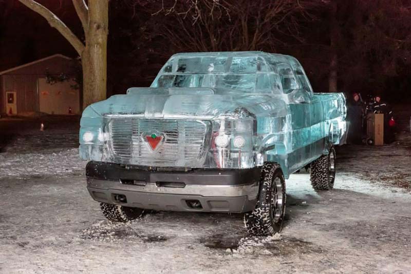 Автомобиль изо льда