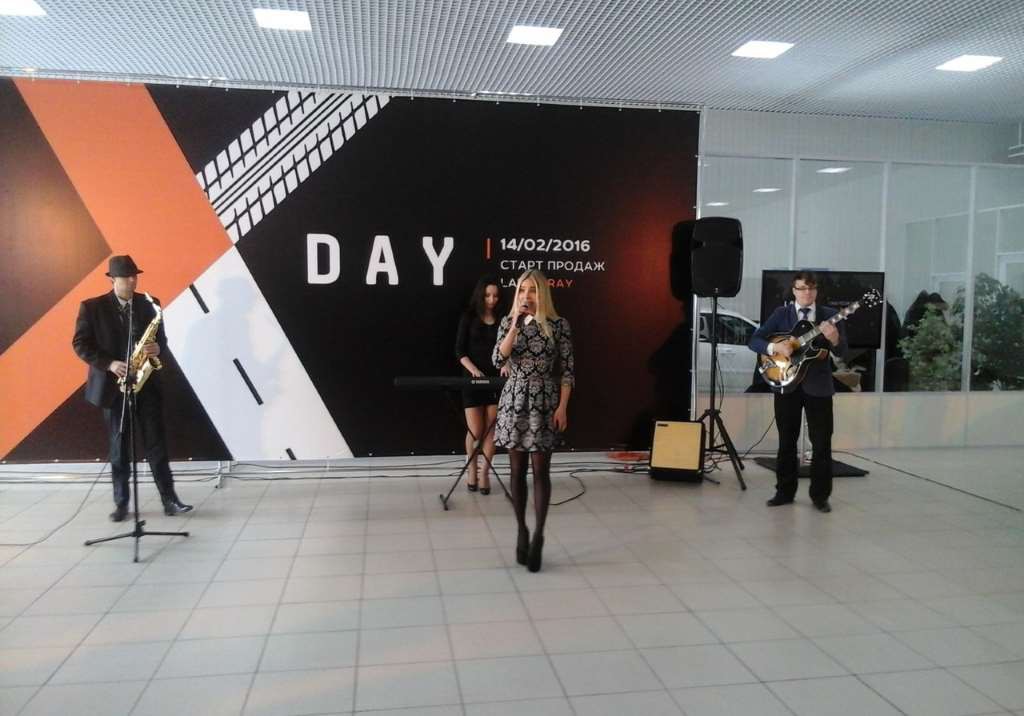 XDay - старт продаж Lada Xray в России