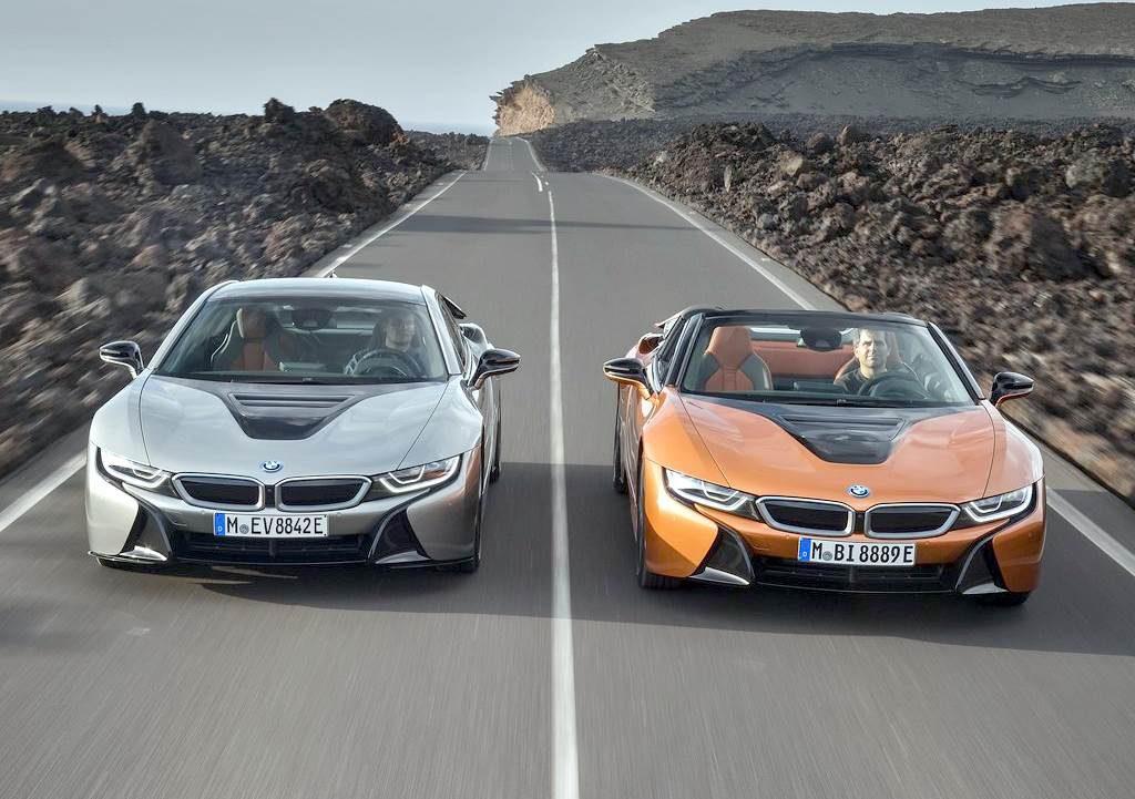 Купе BMW i8 Coupe и родстер BMW i8 Roadster