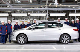 Первый Peugeot 408, собранный на ПСМА