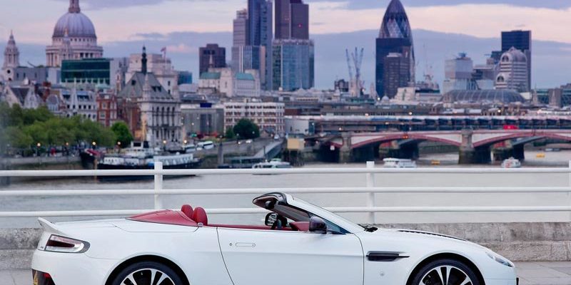 2013 Aston Martin V12 Vantage Roadster