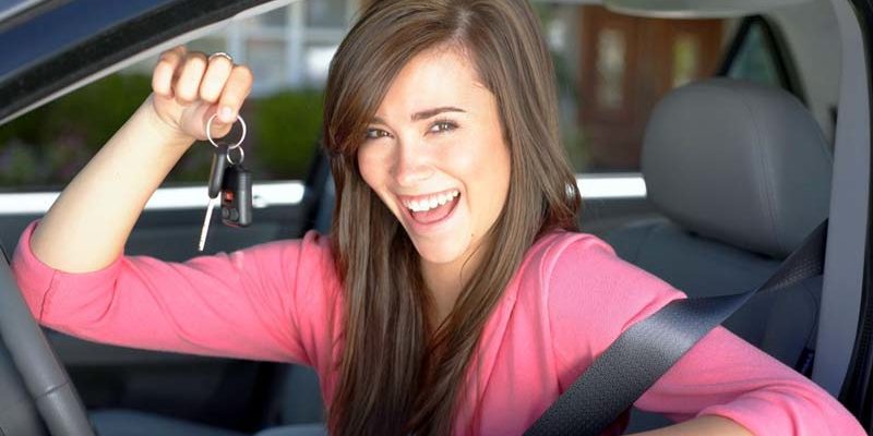 Водитель, женщина за рулем