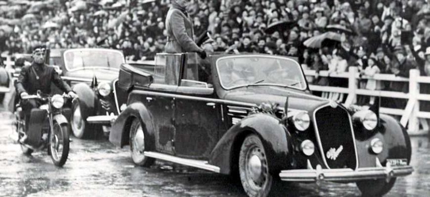Бенито Муссолини на Alfa Romeo