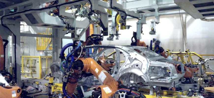 Сборка серийного Aurus Senat на заводе Sollers в Елабуге