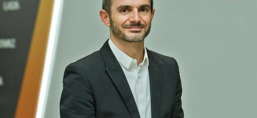 Жан-Филипп Салар, вице-президент АВТОВАЗа и директор по дизайну автомобилей Lada