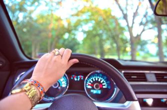 Женщина-водитель