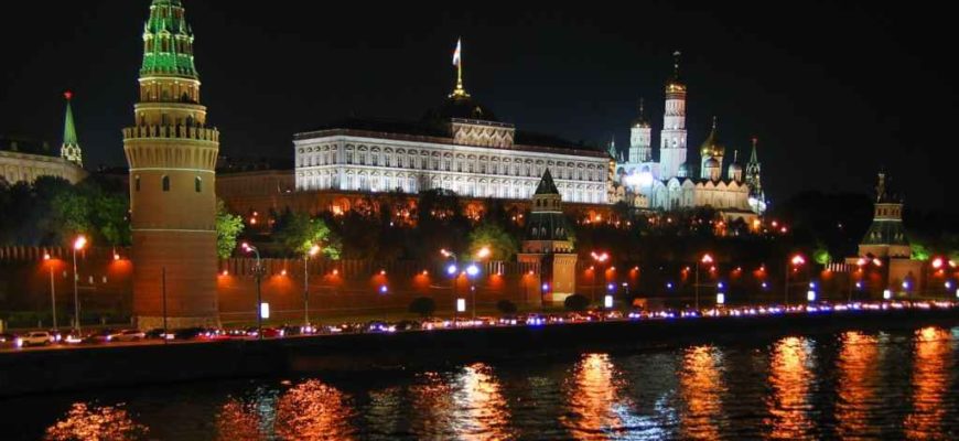 Москва, Кремль, ночь, пробки