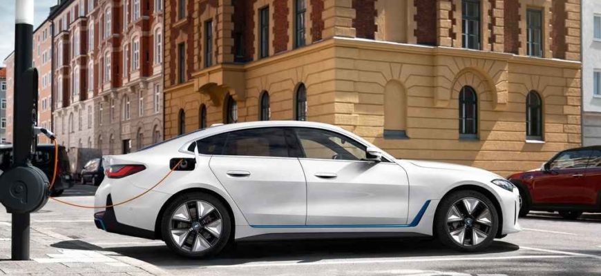 2022 BMW i4