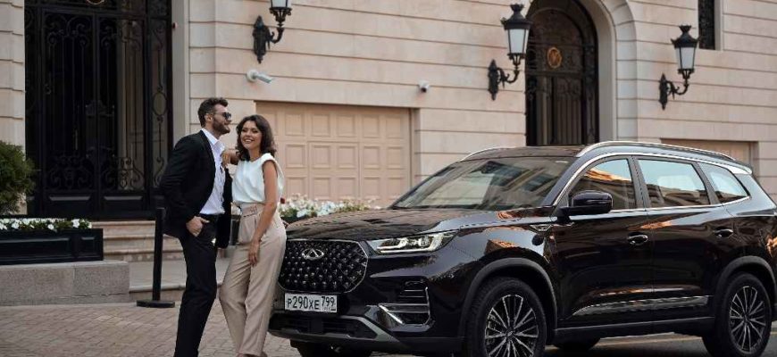 2021 Chery Tiggo 8 Pro (мужчина и женщина)