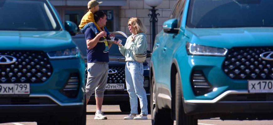 Семья, автомобили Chery