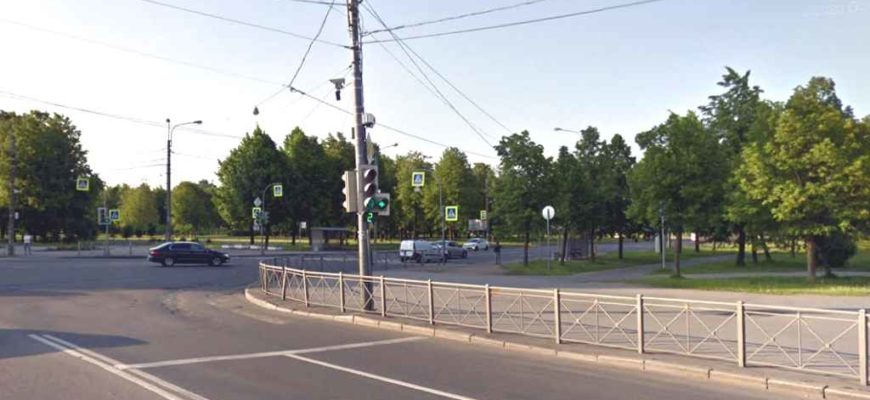 Дорога, перекресток, светофор