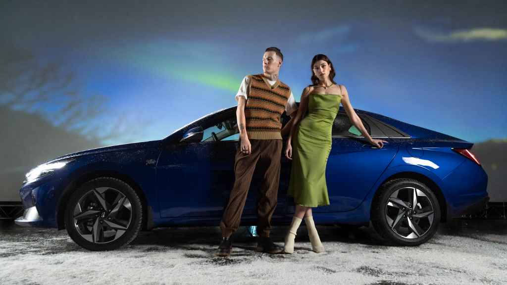 Автомобили Hyundai (мужчина и женщина)
