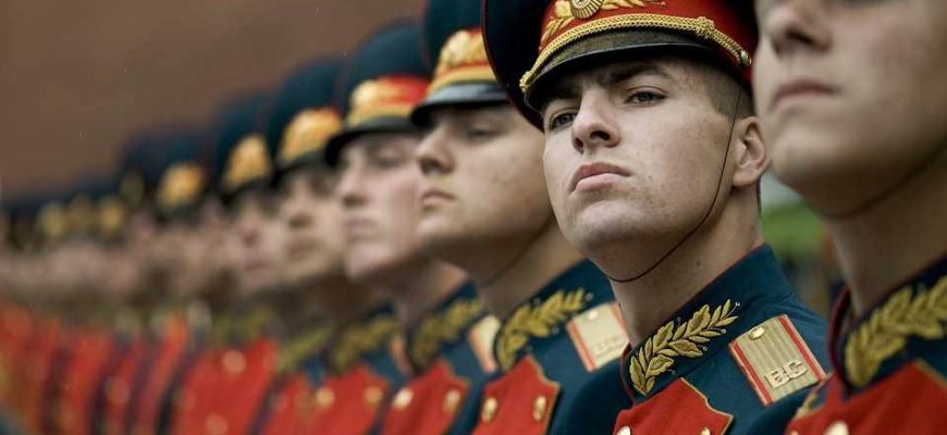 Военнослужащие