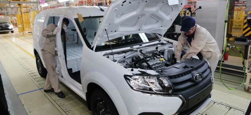 Производство опытной партии Lada Largus на заводе "Лада Ижевск", февраль 2024 года