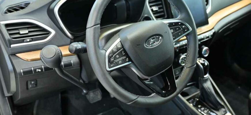 2024 Lada Vesta с ручным управлением