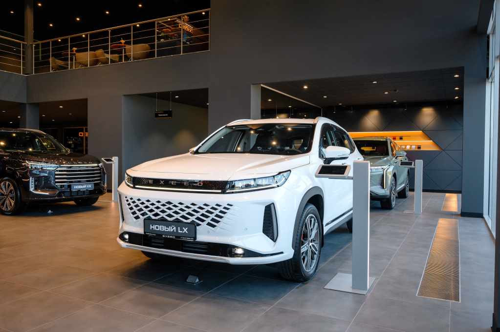 2024 Exeed LX в автосалоне Exeed в Санкт-Петербурге