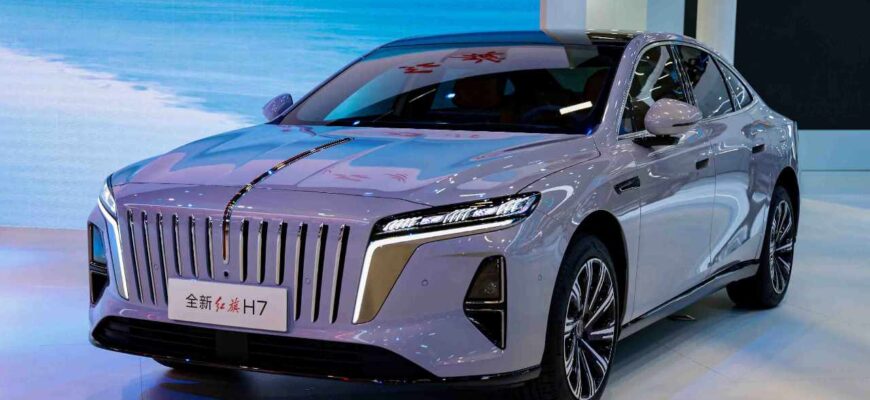 2027 Hongqi H7
